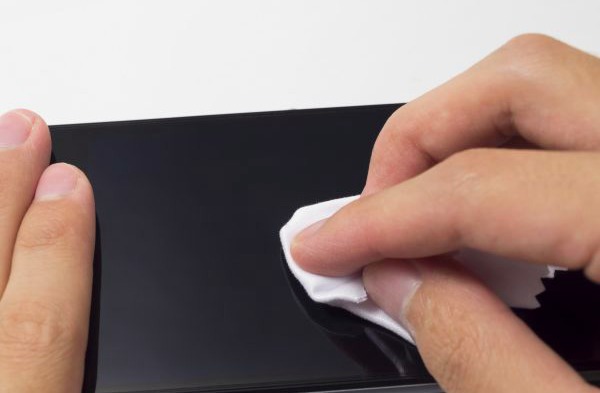 Use un paño suave para limpiar la pantalla del iPhone